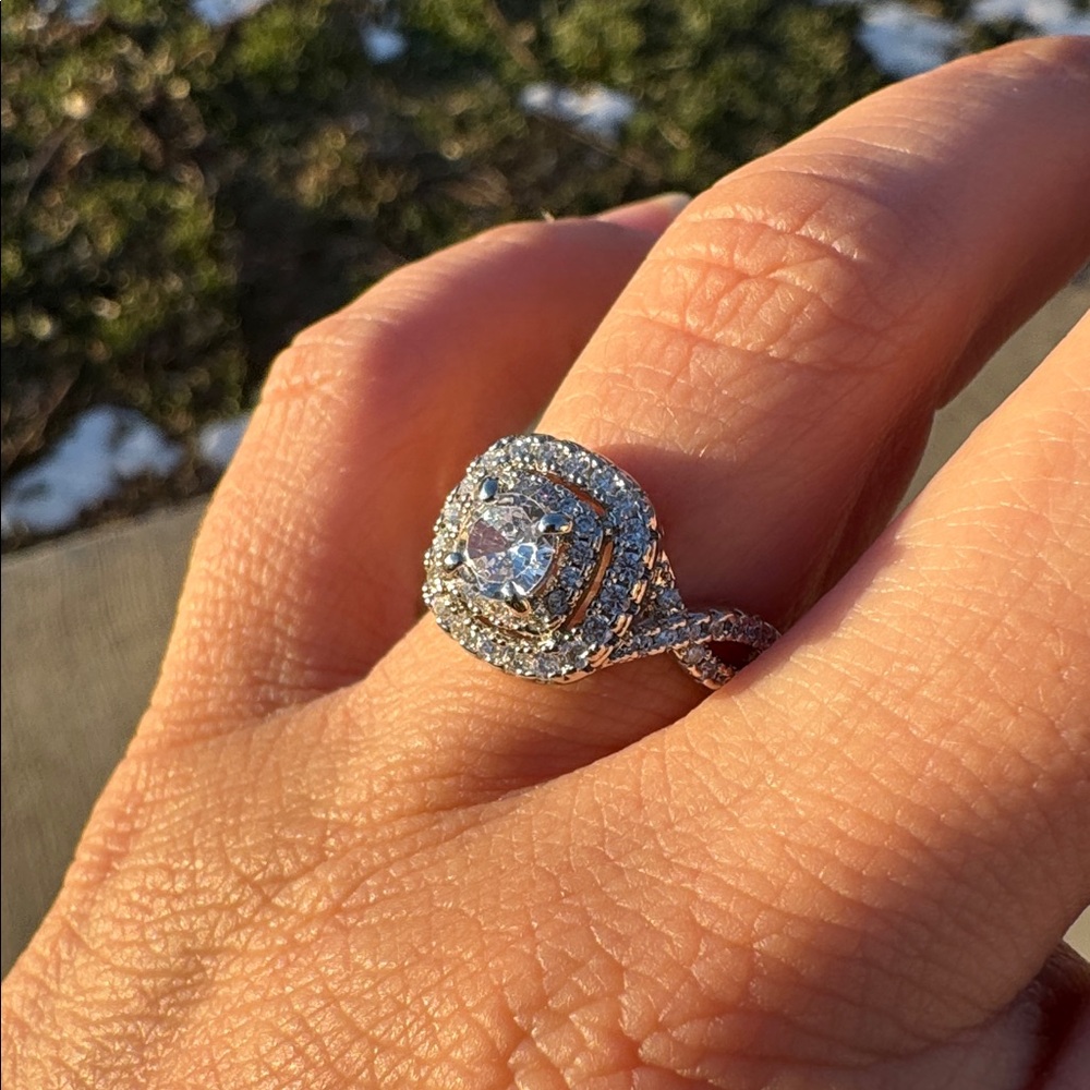 Engagement, wedding Sparkly CZ Elegant Silver Diamond Ring Size 6